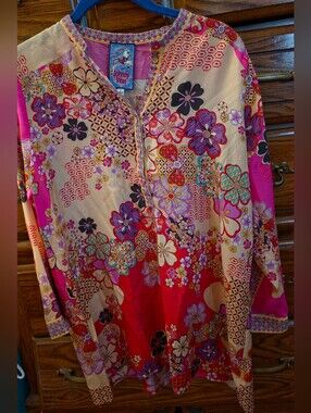 JOHNNY WAS a gorgeous Blouse